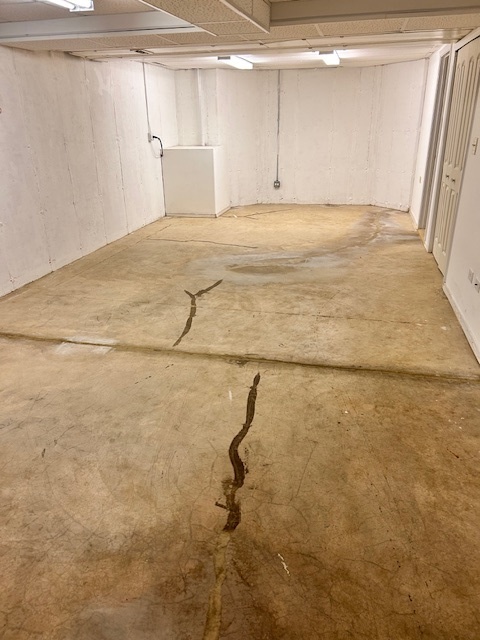 711 Violet Circle Naperville, IL 60540 - Photo 17 of 21 a bathroom with a shower