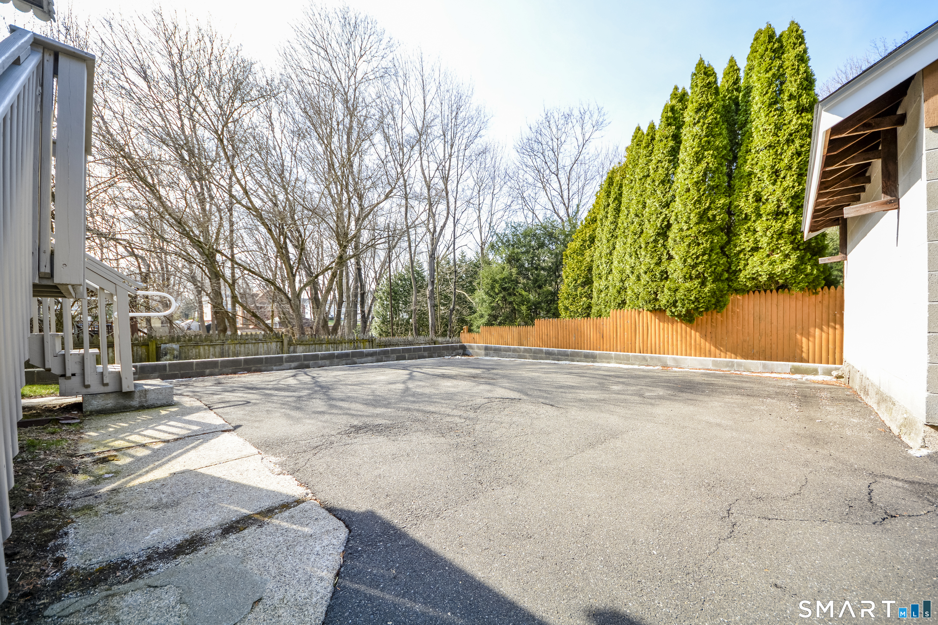 51 Locke Street Ansonia, CT 06401 - Photo 12 of 36