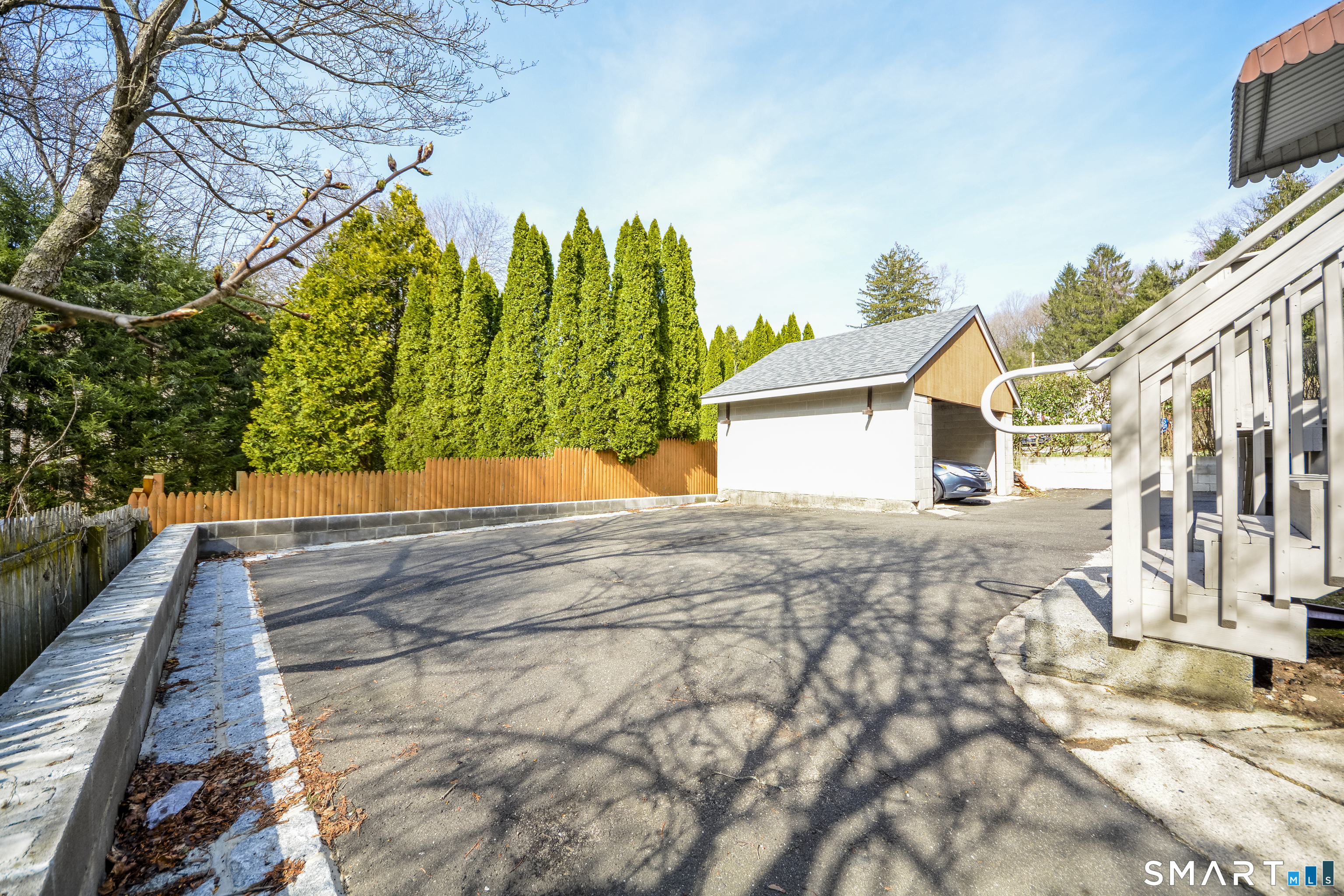 51 Locke Street Ansonia, CT 06401 - Photo 13 of 36