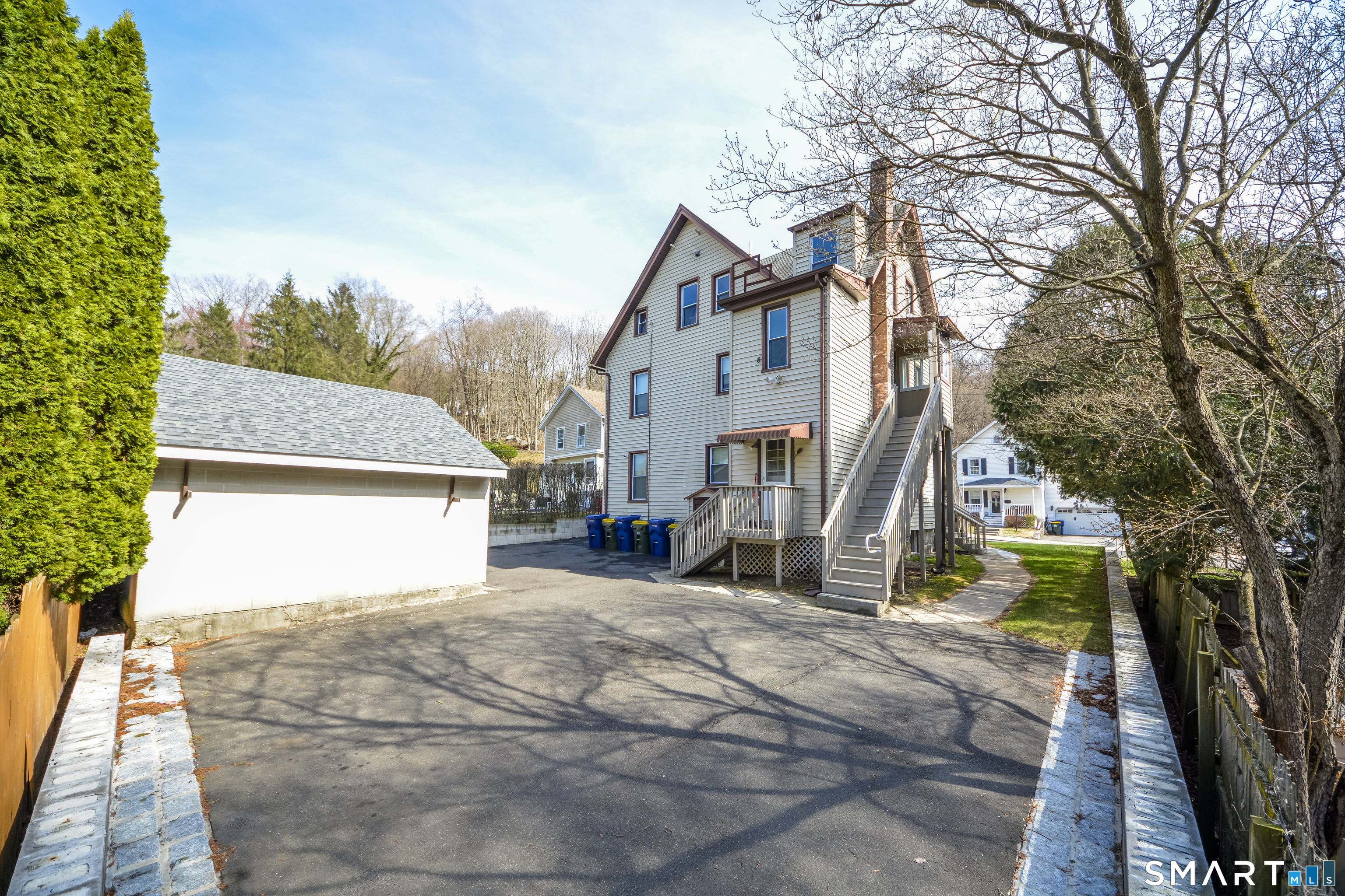 51 Locke Street Ansonia, CT 06401 - Photo 14 of 36