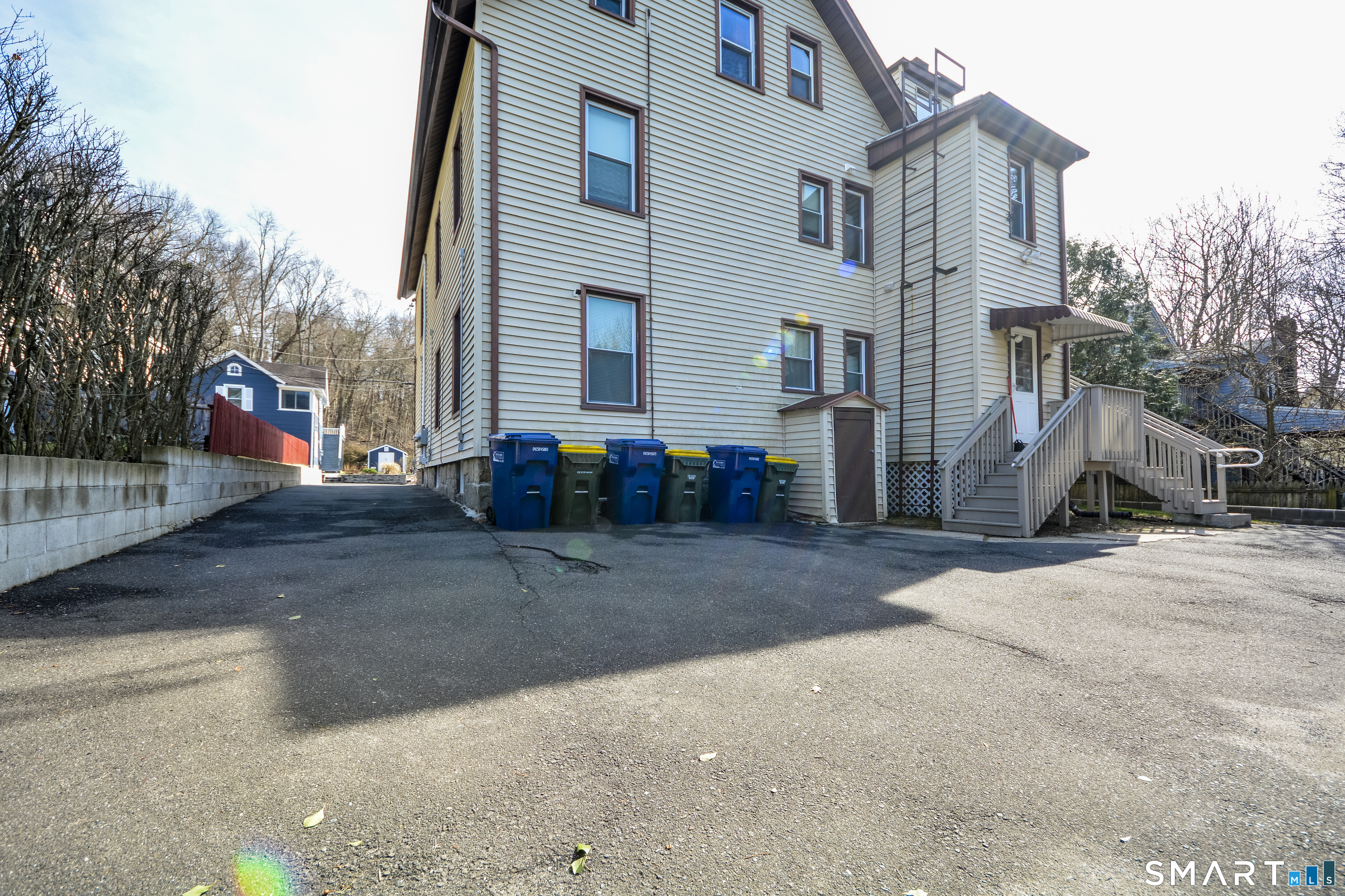 51 Locke Street Ansonia, CT 06401 - Photo 17 of 36