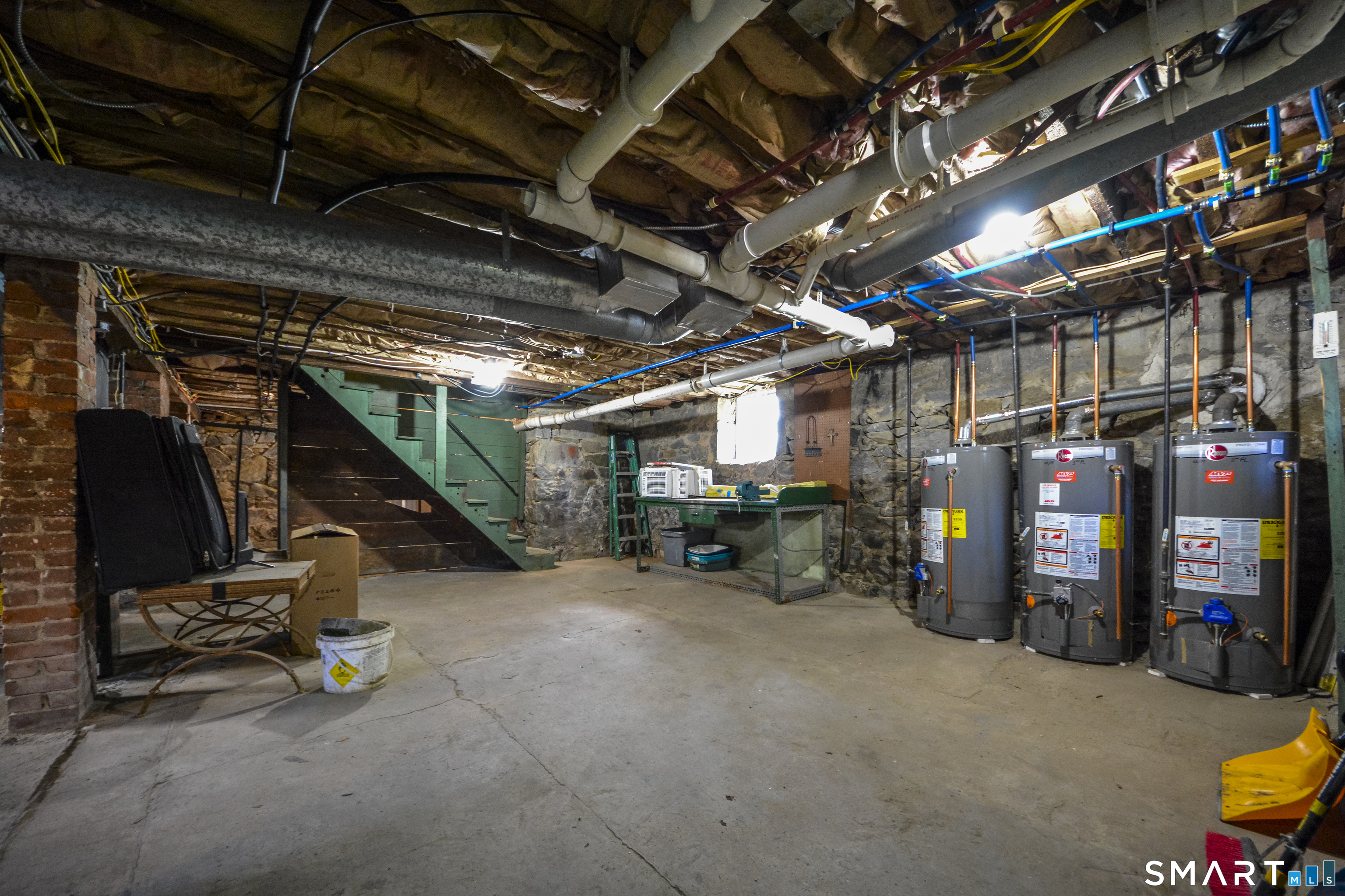 51 Locke Street Ansonia, CT 06401 - Photo 18 of 36