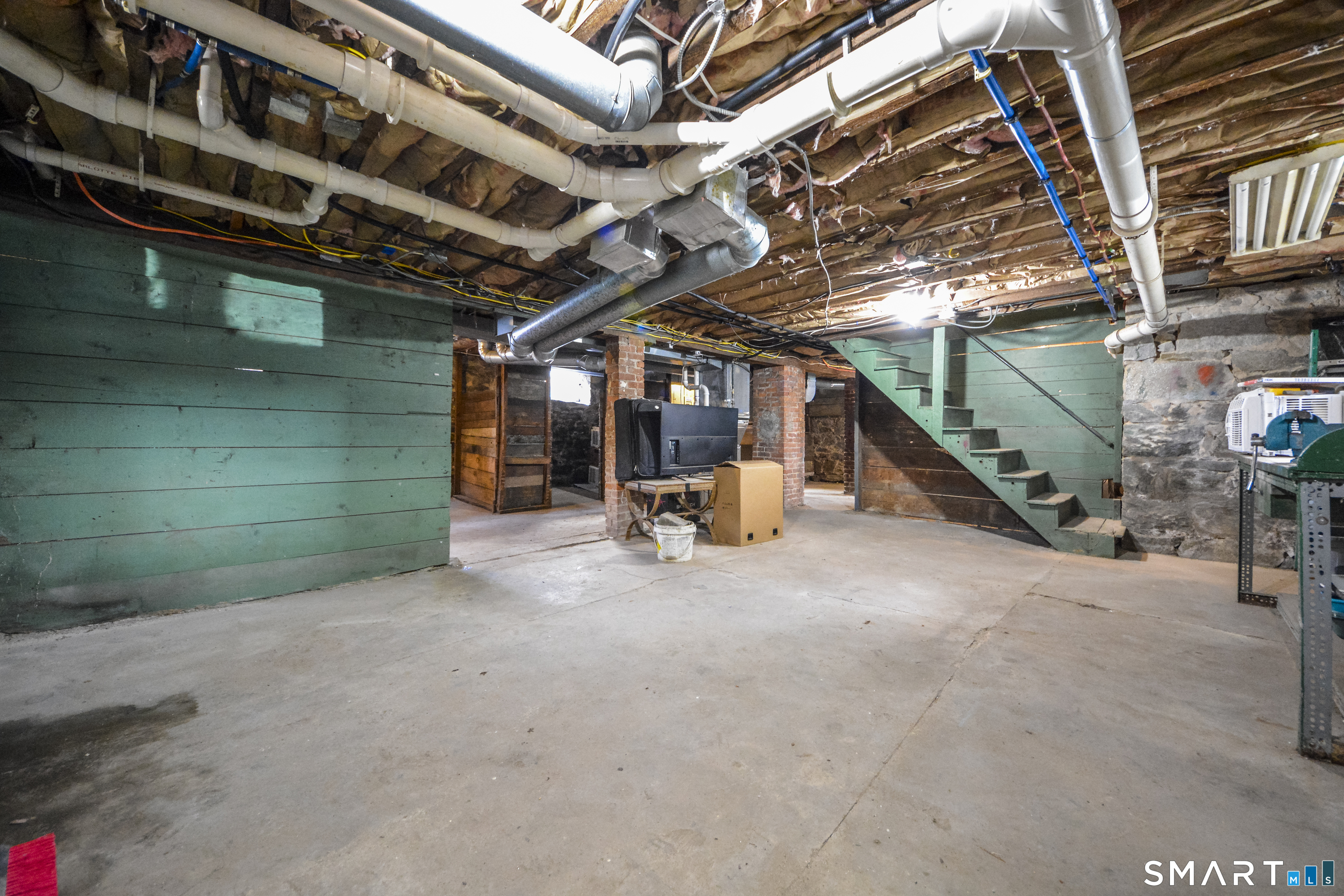 51 Locke Street Ansonia, CT 06401 - Photo 19 of 36