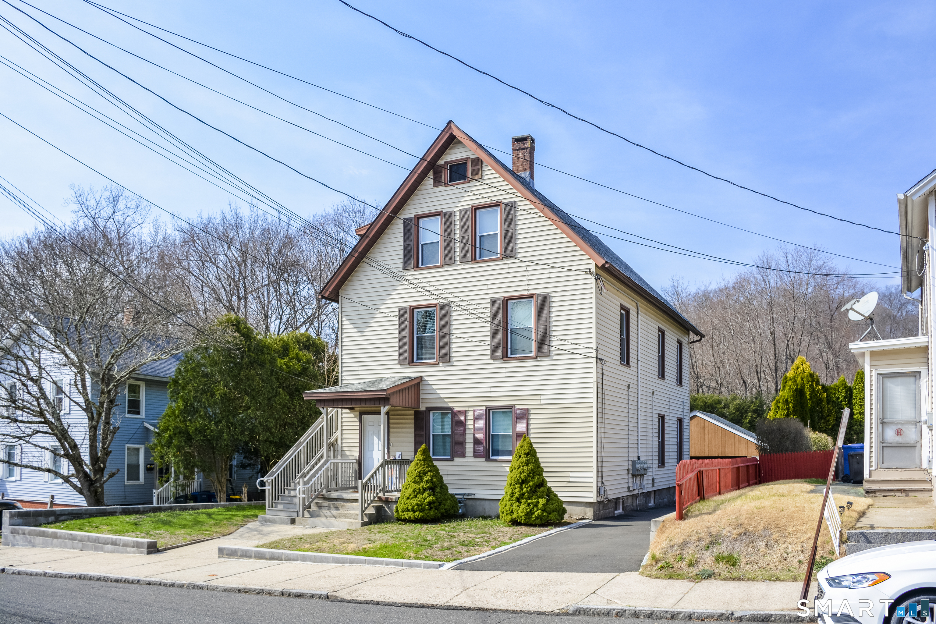 51 Locke Street Ansonia, CT 06401 - Photo 2 of 36