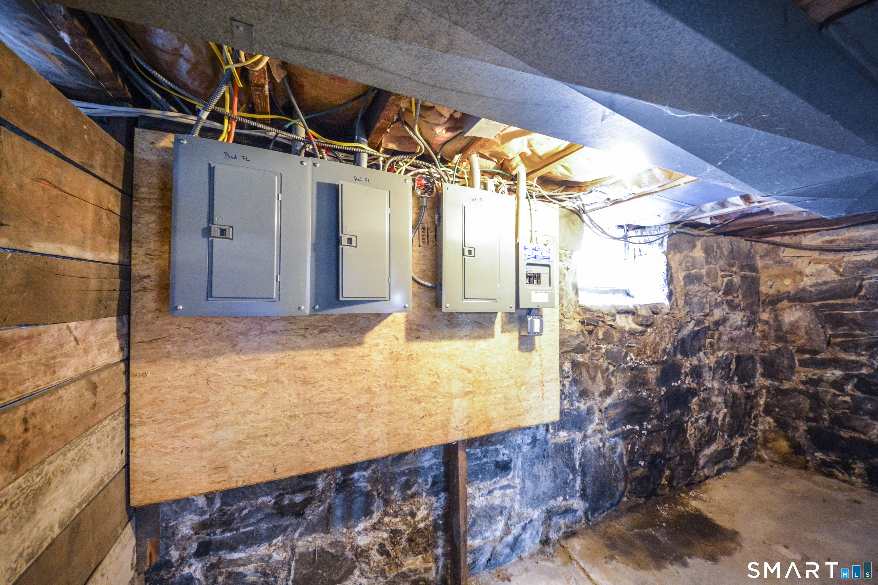 51 Locke Street Ansonia, CT 06401 - Photo 21 of 36