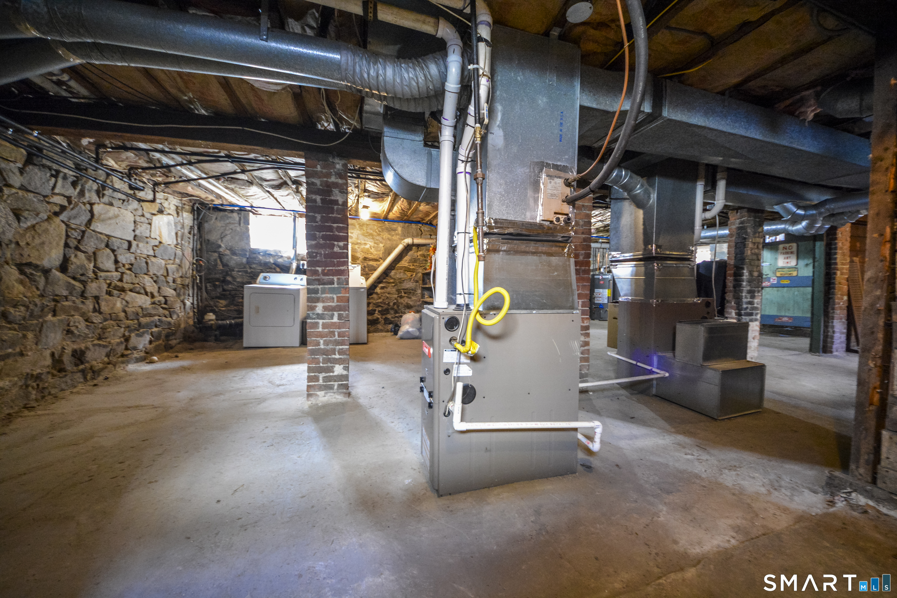 51 Locke Street Ansonia, CT 06401 - Photo 22 of 36