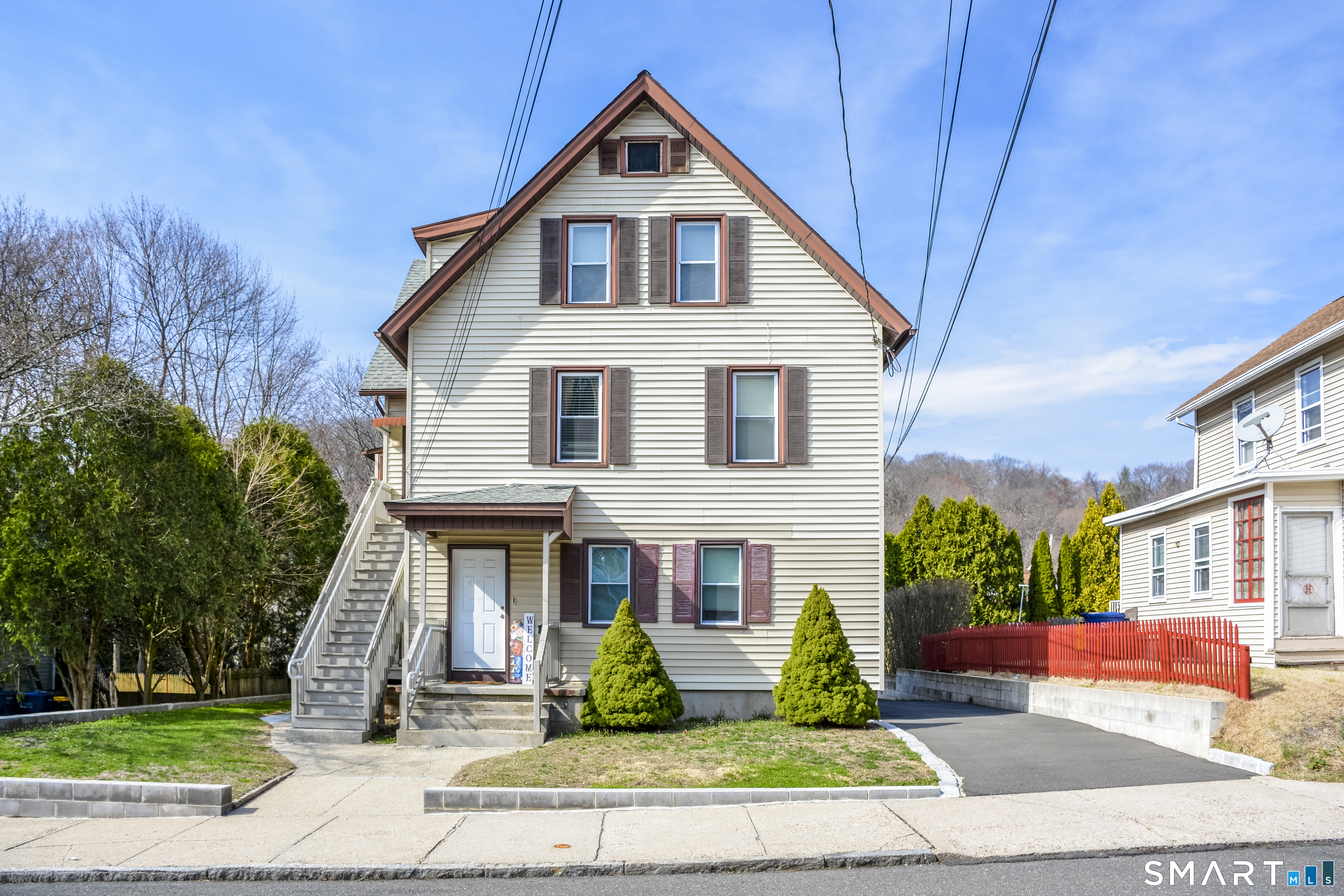 51 Locke Street Ansonia, CT 06401 - Photo 3 of 36