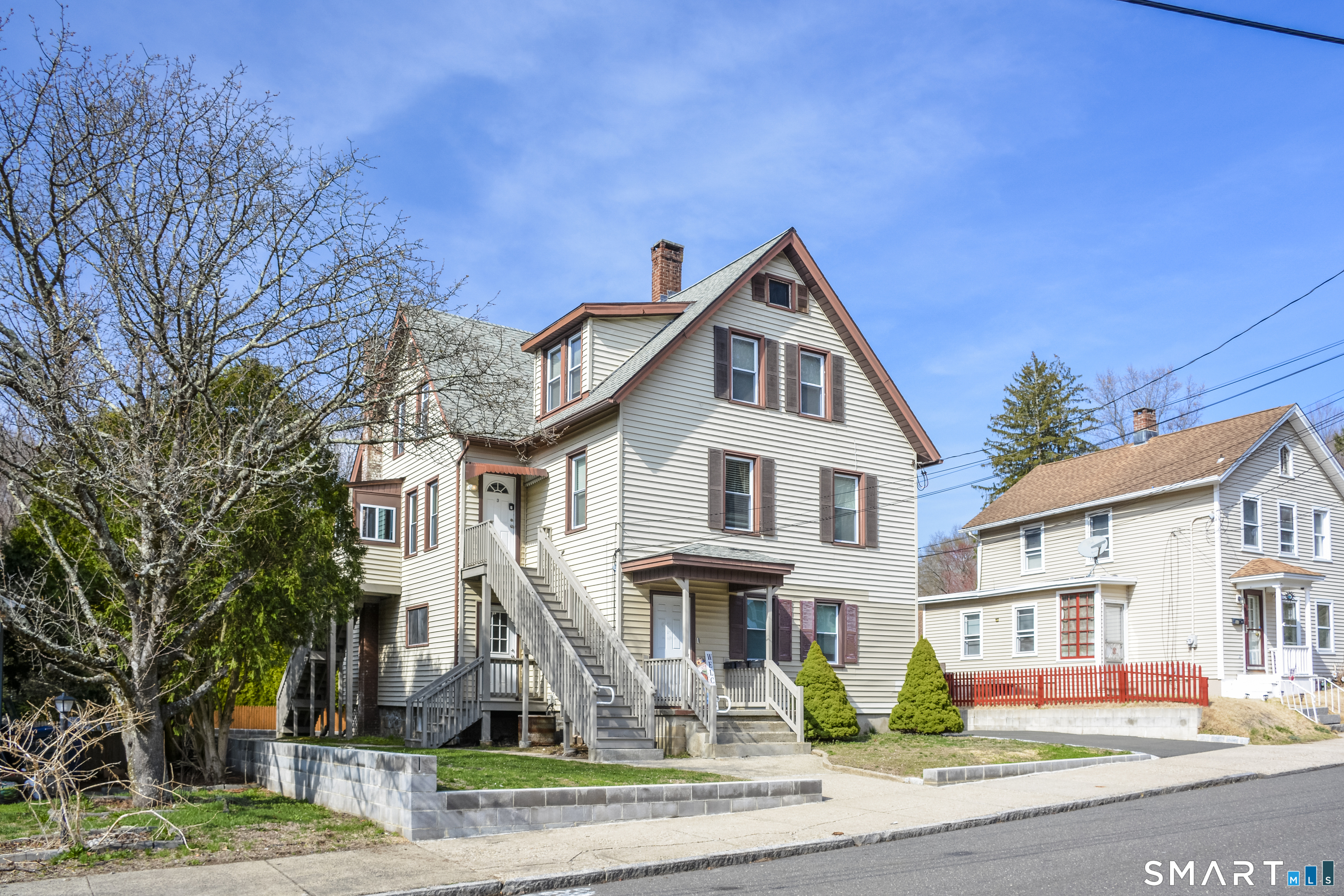 51 Locke Street Ansonia, CT 06401 - Photo 4 of 36