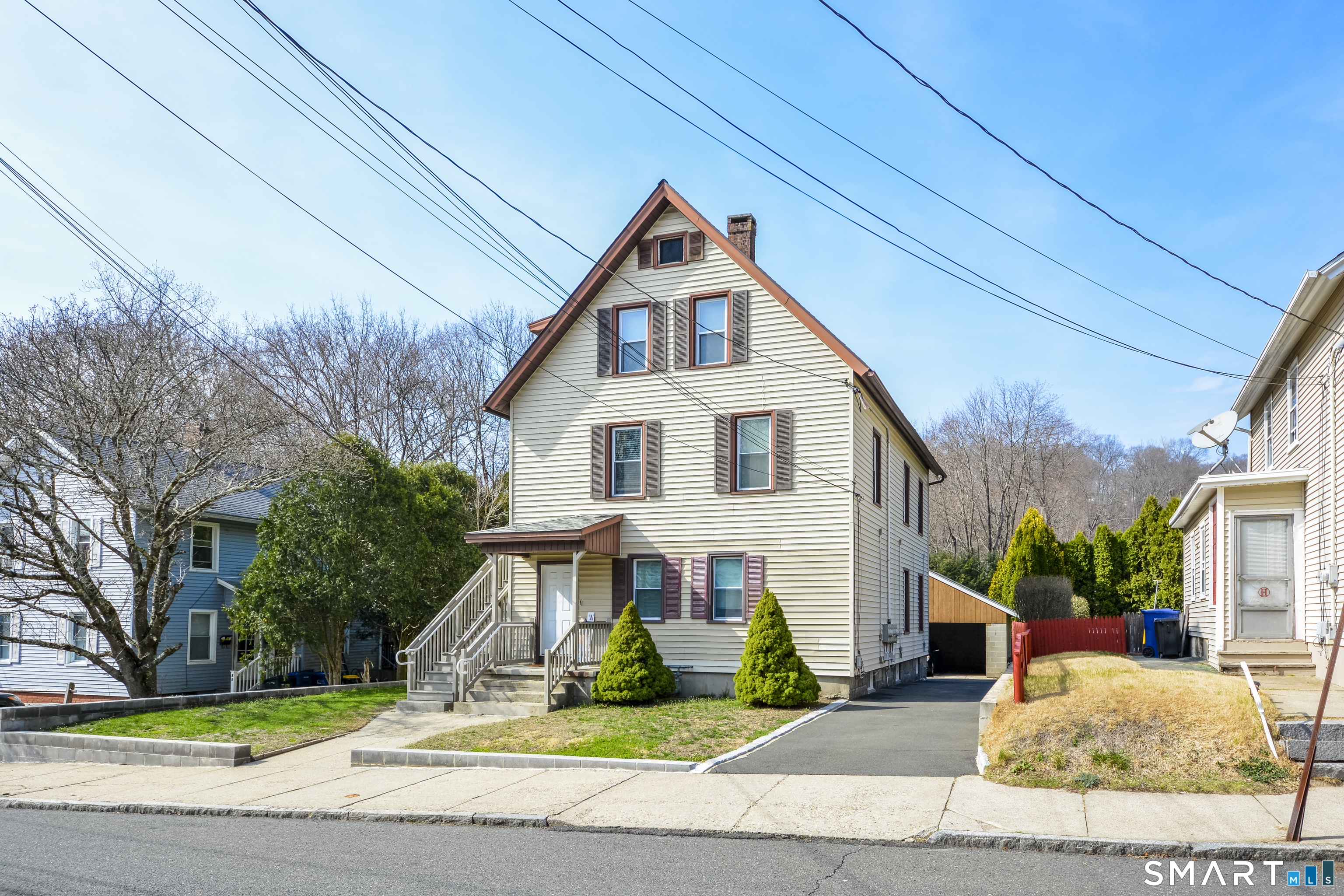 51 Locke Street Ansonia, CT 06401 - Photo 5 of 36