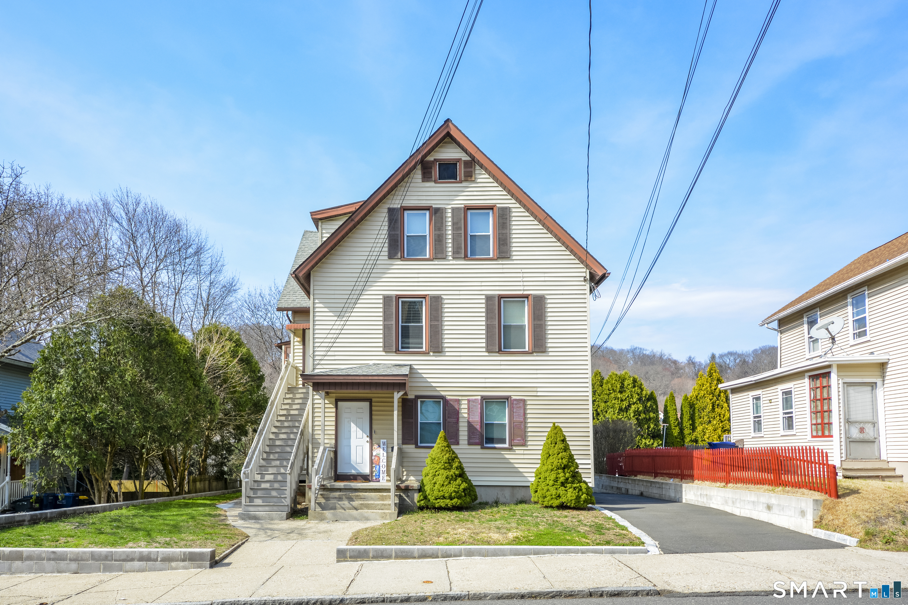 51 Locke Street Ansonia, CT 06401 - Photo 7 of 36