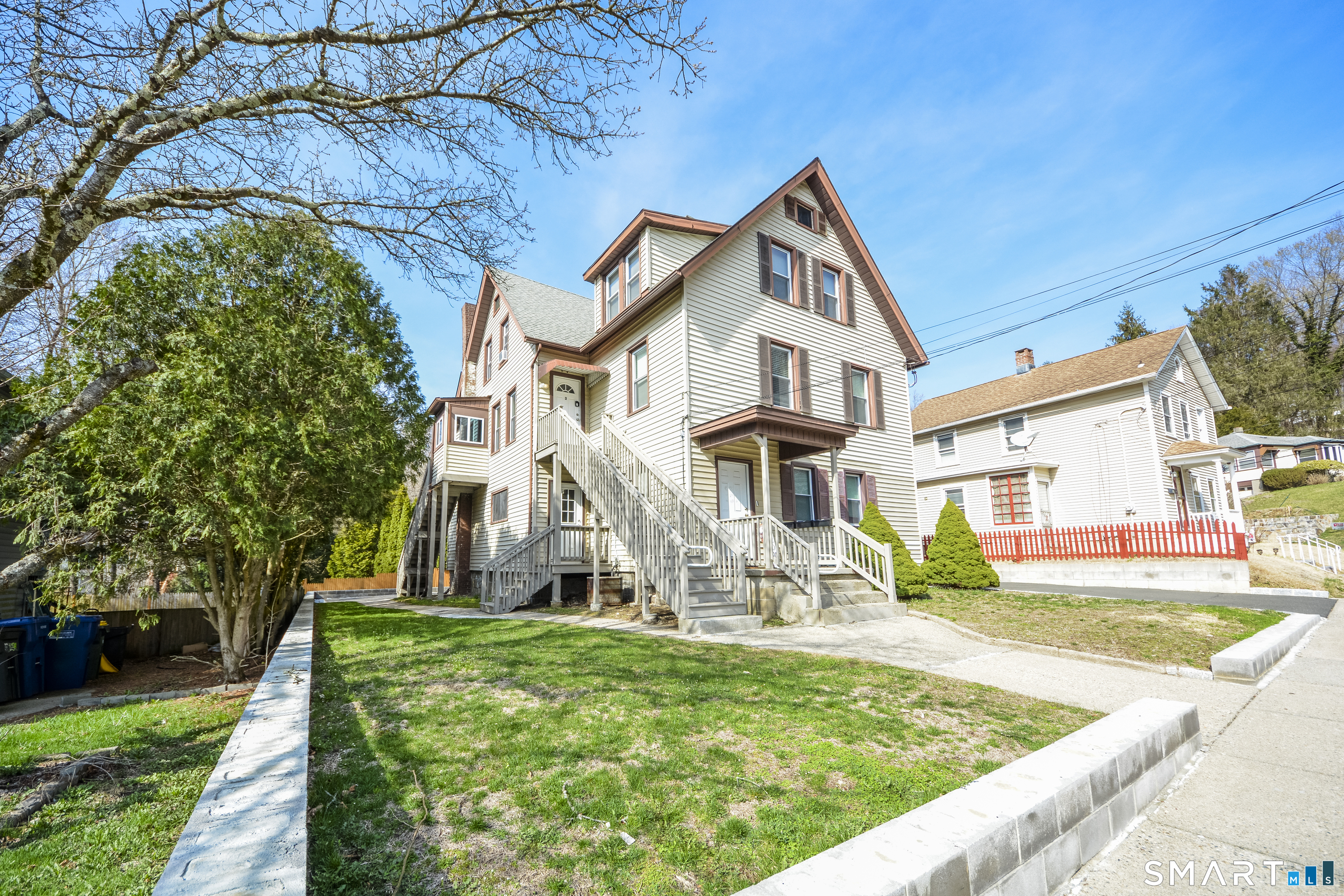 51 Locke Street Ansonia, CT 06401 - Photo 8 of 36