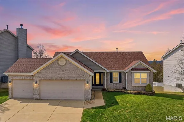 $379,900 | 2253 Providence Park Lane, Herculaneum, MO 63048