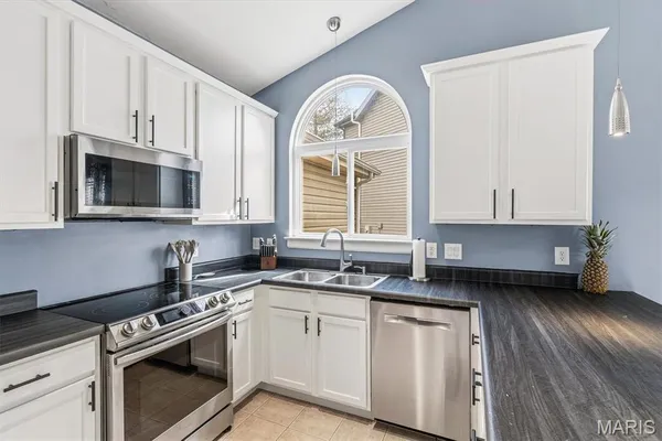 $370,000 | 2253 Providence Park Lane, Herculaneum, MO 63048