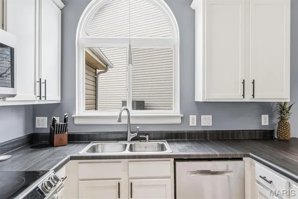 $370,000 | 2253 Providence Park Lane, Herculaneum, MO 63048