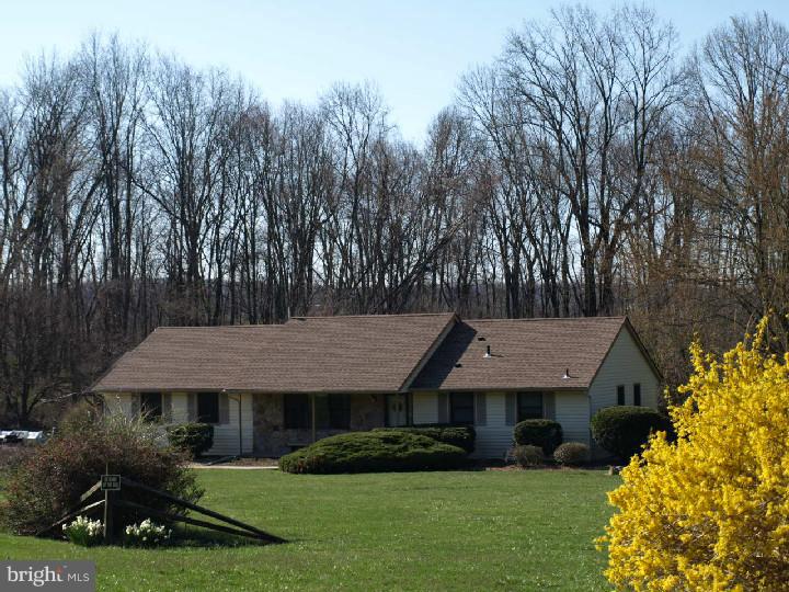 5768 Palm Road Zionsville, PA 18092 - Photo 2 of 15 Gallery Image 2