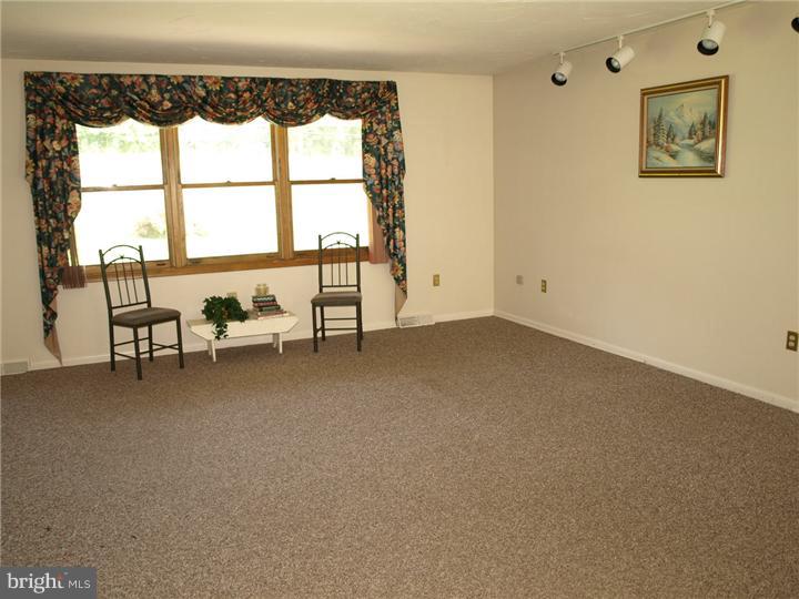 5768 Palm Road Zionsville, PA 18092 - Photo 12 of 15 Gallery Image 12