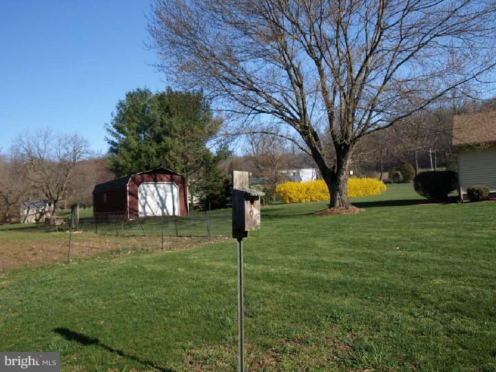 5768 Palm Road Zionsville, PA 18092 - Photo 5 of 15 Gallery Image 5