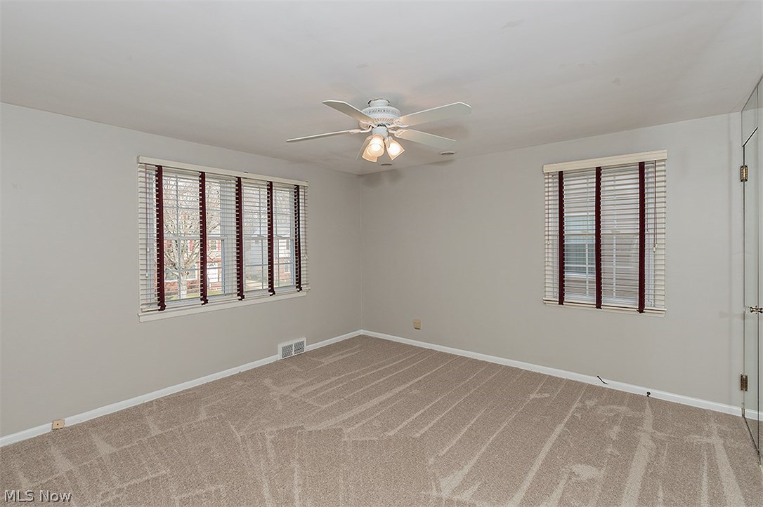 4024 Charlton Road Cleveland, OH 44121 - Photo 22 of 35