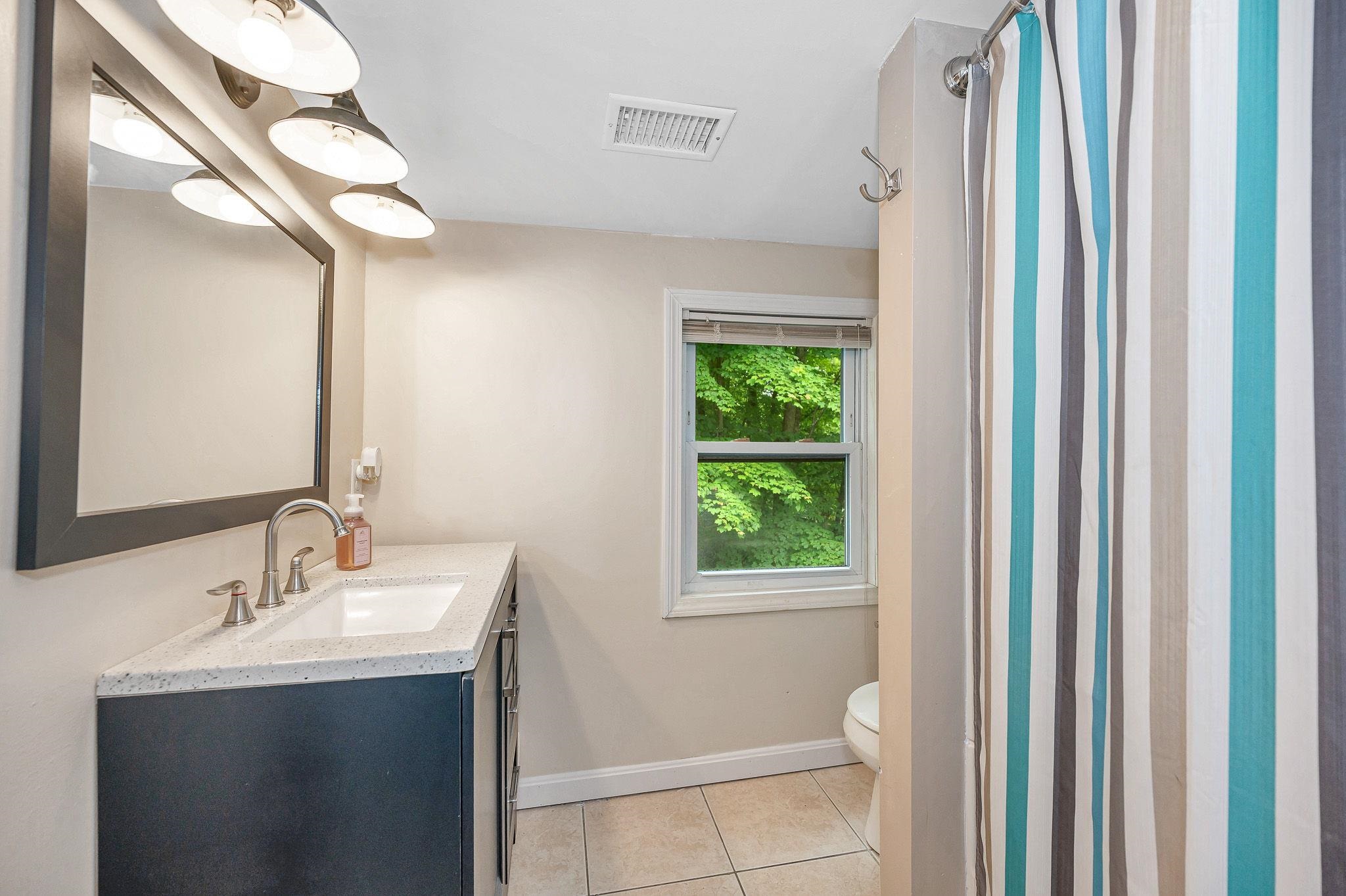 84 Chester Road Derry, NH 03038 - Photo 20 of 30