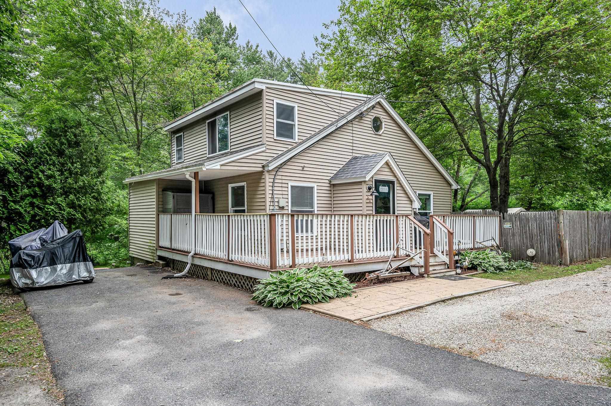 84 Chester Road Derry, NH 03038 - Photo 2 of 30