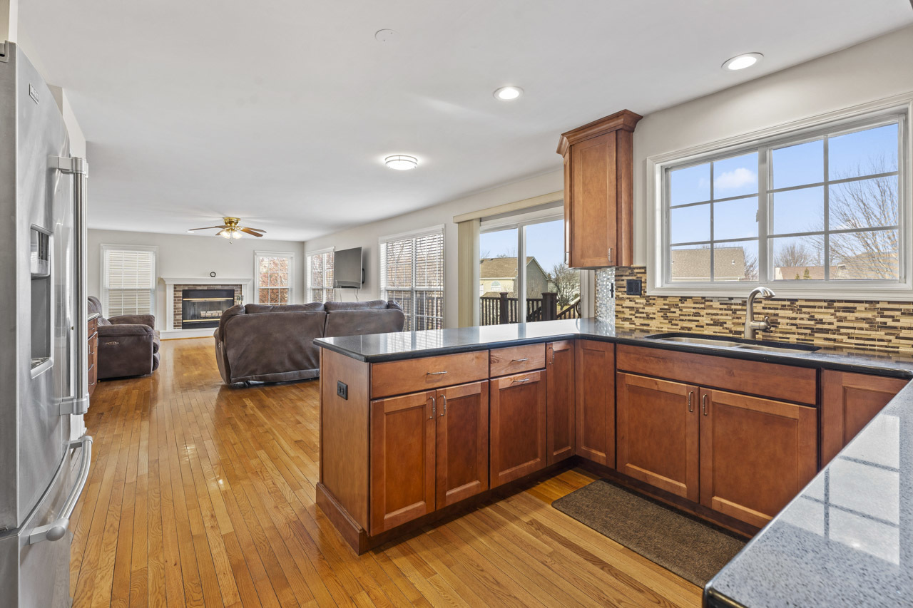 1460 Lancaster Lane Algonquin, IL 60102 - Photo 6 of 50