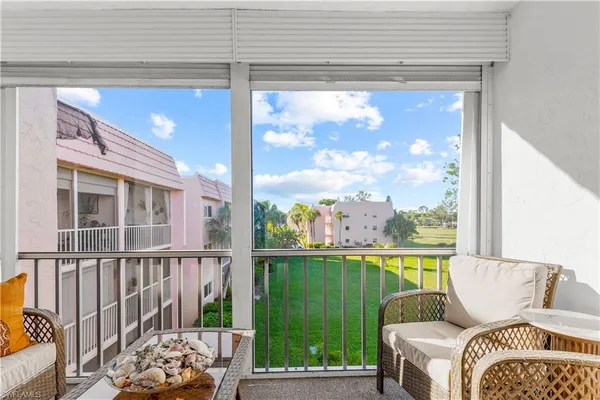 $1,500 | 150 Turtle Lake Court, Unit 307, Naples, FL 34105