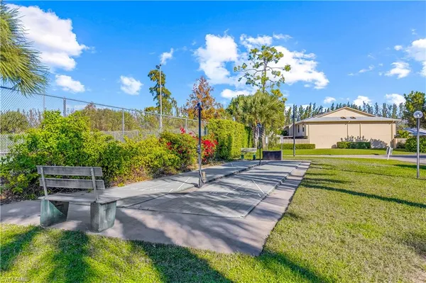 $1,500 | 150 Turtle Lake Court, Unit 307, Naples, FL 34105