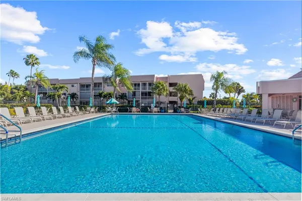 $1,500 | 150 Turtle Lake Court, Unit 307, Naples, FL 34105