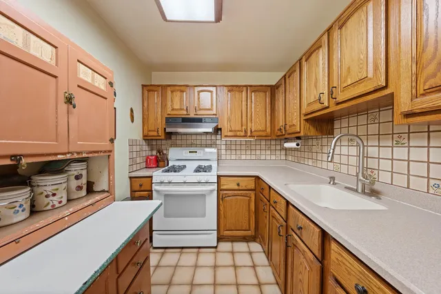 $995,000 | 291-319 Cherry Street, Unit B1 | Two Bridges