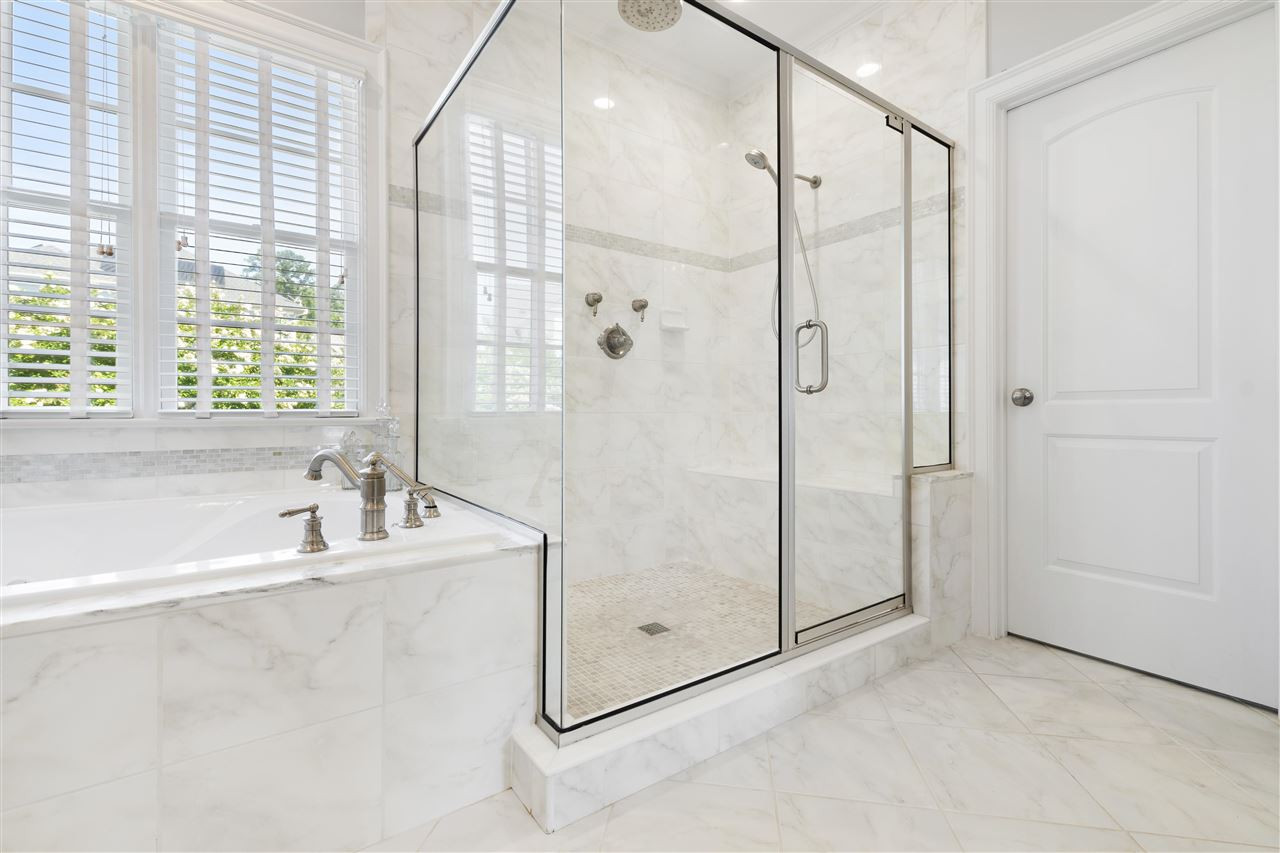 2013 Vinnings Place Raleigh, NC 27608 - Photo 15 of 30 Master Bathroom