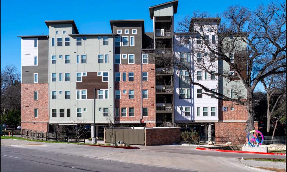 1800 South I- 35 Service Road Austin, TX 78748 - Photo 5 of 21 a front view of a building with street