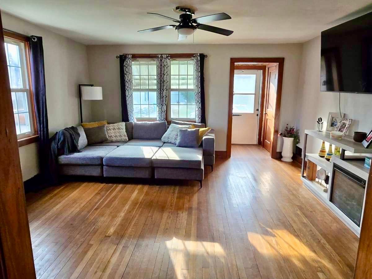 408 Sheldon Street Lawrenceburg, IN 47025 - Photo 3 of 27