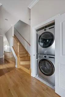 $685,000 | 1031 West Newport Avenue, Unit 3, Chicago, IL 60657