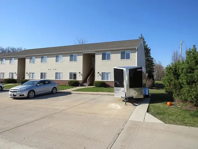 $1,299 | 1000 Bratton Avenue, Unit 4, Marseilles, IL 61341