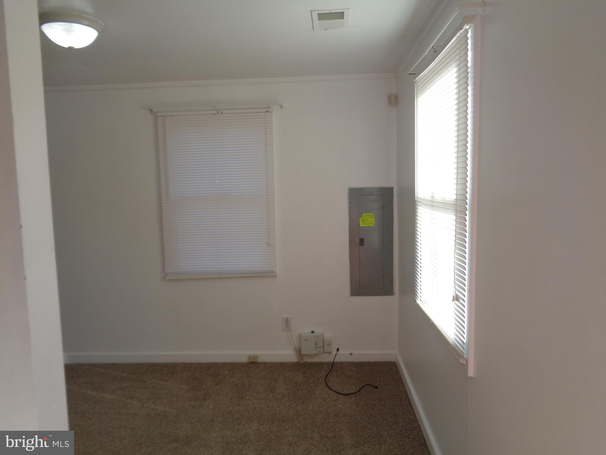 6708 Larkspur Road Morningside, MD 20746 - Photo 16 of 21 Living Room