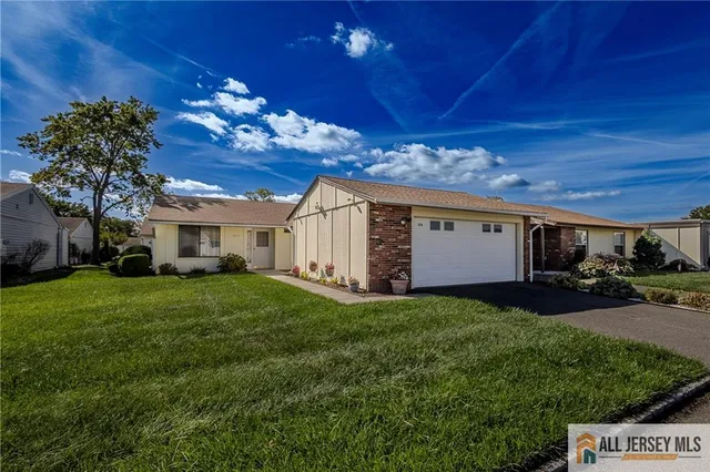 $469,900 | 30 Larch Plaza, Unit A, Monroe Township, NJ 08831