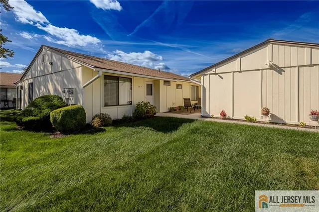 $469,900 | 30 Larch Plaza, Unit A, Monroe Township, NJ 08831