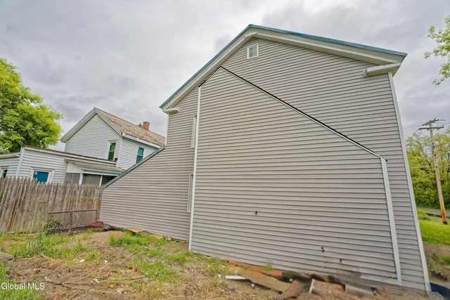 $250,000 | 99 Railroad Avenue, Hoosick Falls, NY 12090