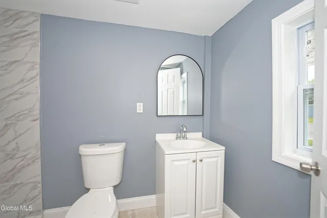 $250,000 | 99 Railroad Avenue, Hoosick Falls, NY 12090