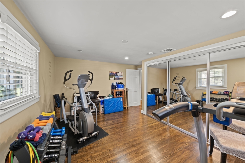 23 Albert Street Waltham, MA 02453 - Photo 18 of 35