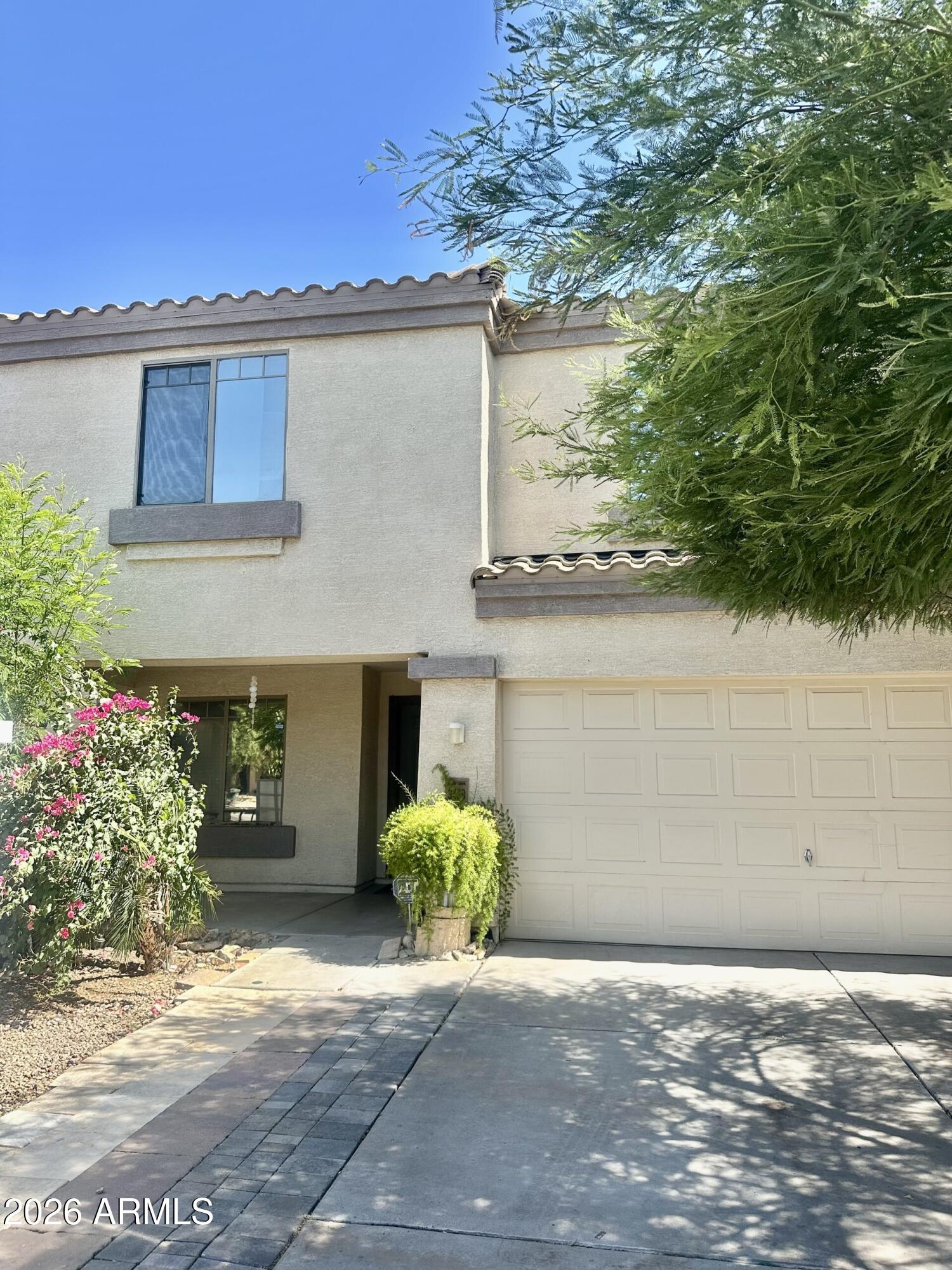 3429 West Fraktur Road Phoenix, AZ 85041 - Photo 2 of 27