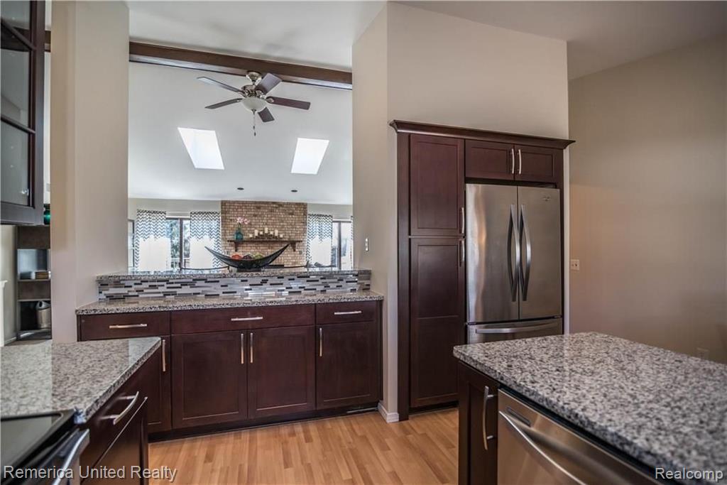 2105 Warrington Road Rochester Hills, MI 48307 - Photo 11 of 36