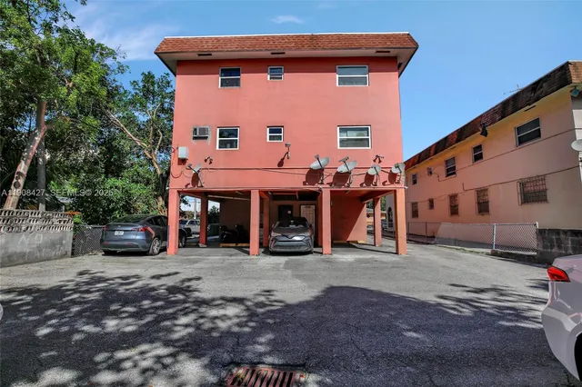 $2,200 | 458 Southwest 9th Street, Unit 3, Miami, FL 33130