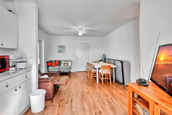 $2,100 | 458 Southwest 9th Street, Unit 3, Miami, FL 33130