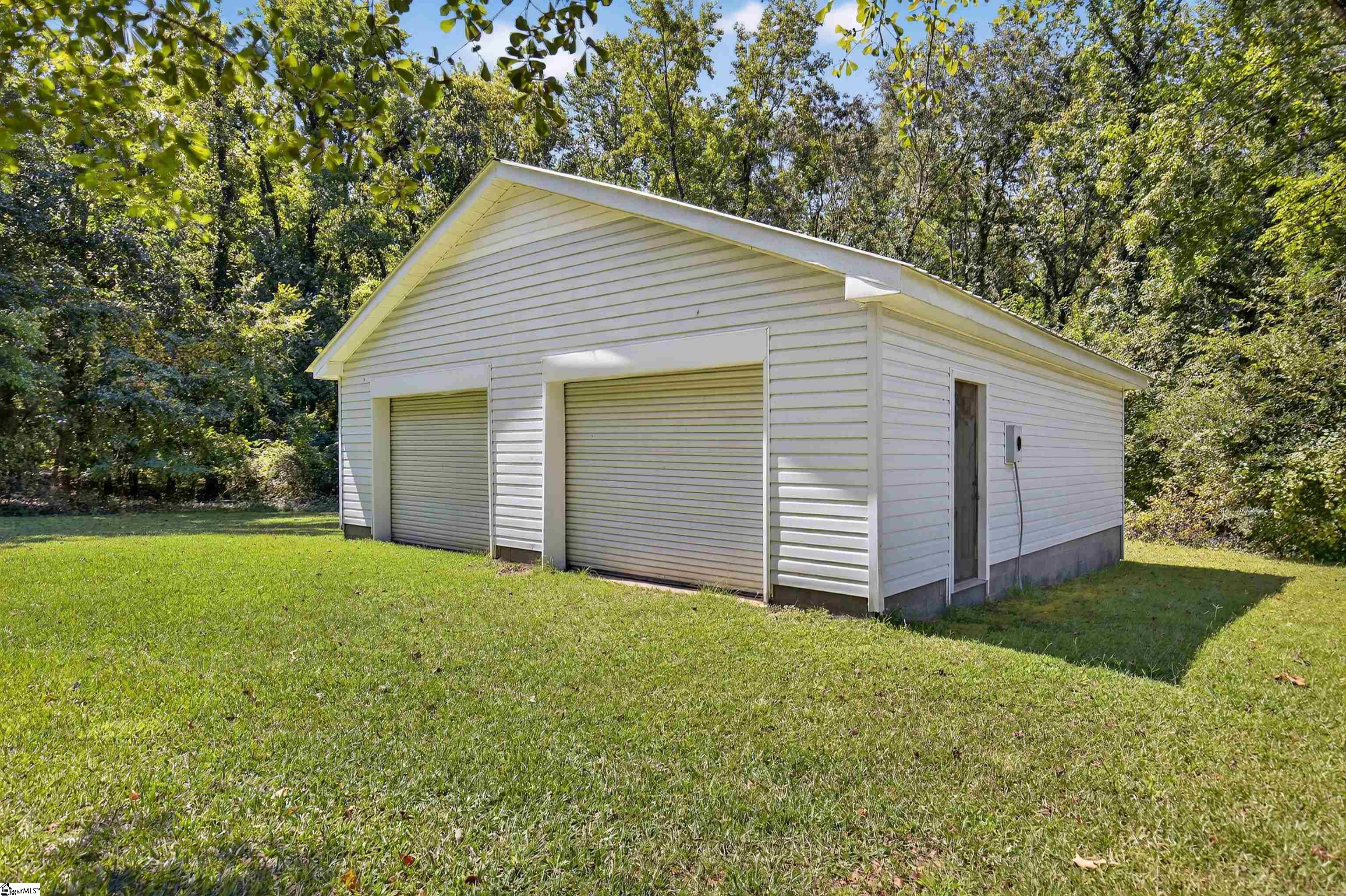 296 Henderson Church Road Gray Court, SC 29645 - Photo 24 of 36