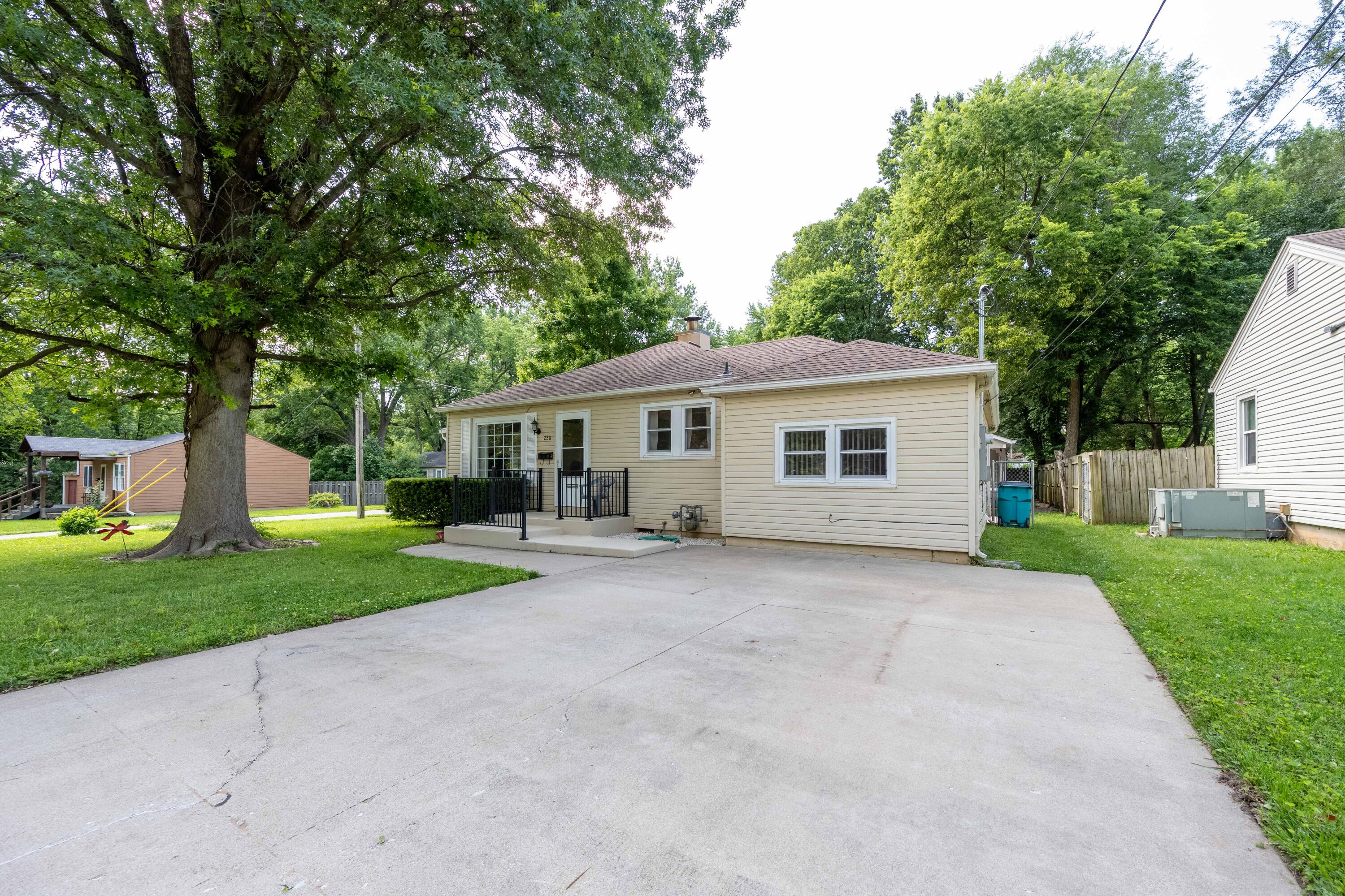 220 East Portland Street Springfield, MO 65807 - Photo 1 of 1 220 E Portland