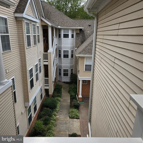 a view of a back yard of the house