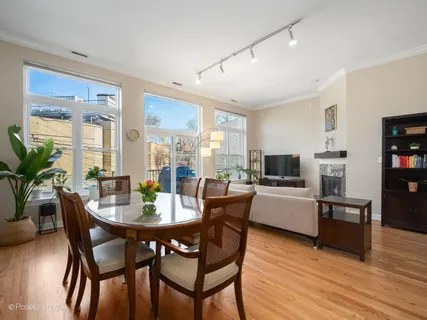 $550,000 | 2733 North Lincoln Avenue, Unit C, Chicago, IL 60614