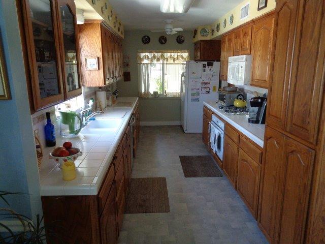 1240 South Church Avenue Reedley, CA 93654 - Photo 3 of 17