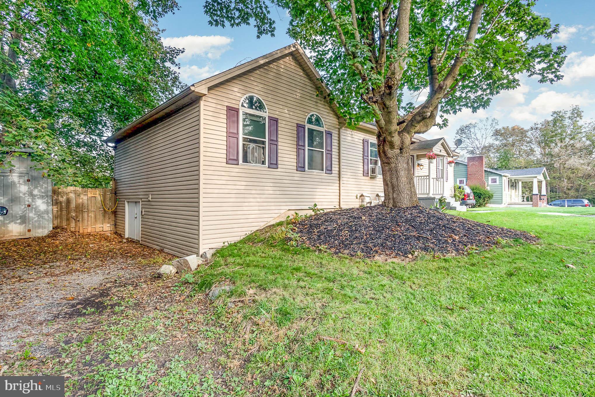 53 Sample Bridge Road Mechanicsburg, PA 17050 - Photo 2 of 35